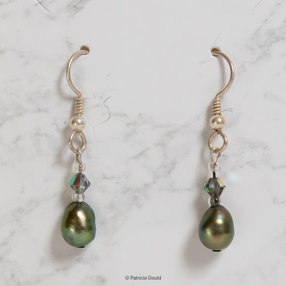 New - EA16 - Earrings - Swarovski crystals, fresh water pearls - one of a kind